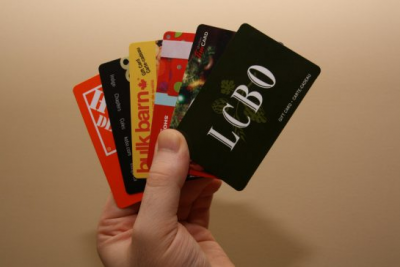 Ottawa unveils prepaid credit card rules