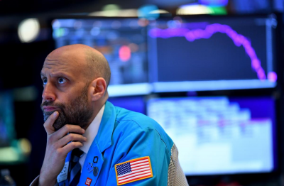 Is the COVID-19 stock slump a buying opportunity? Not if you’re borrowing, say experts