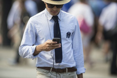 Fourth wireless carrier could result in $1 billion savings: Competition Bureau