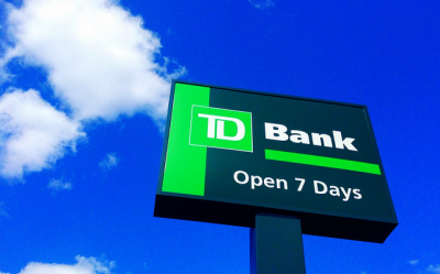 Canadian banks boost fees while profits rise