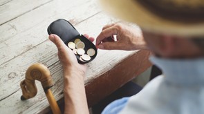 Cash still king with Canadian consumers