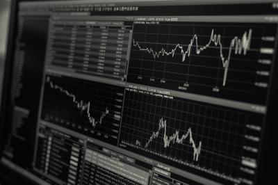 Investor love grows for the low-cost balanced fund