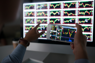 Should I favour dividend ETFs? + MORE Nov 24th