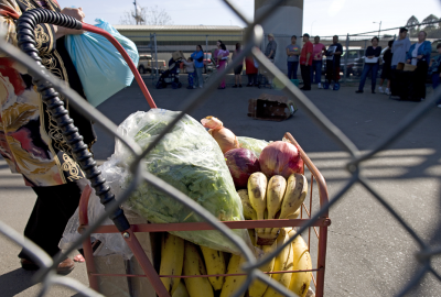 Canadian food banks fear perfect storm from rising fresh food prices
