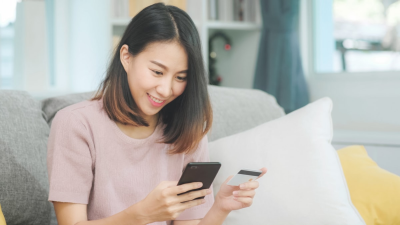 Prepaid Credit Cards vs. Prepaid Gift Cards