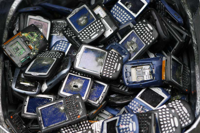 BlackBerry results show struggle persists, analysts find optimism