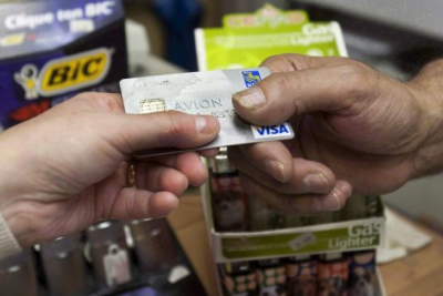 Canadians using their tax refunds to tackle debt