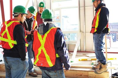 Nearly half of workers living paycheque to paycheque, says survey